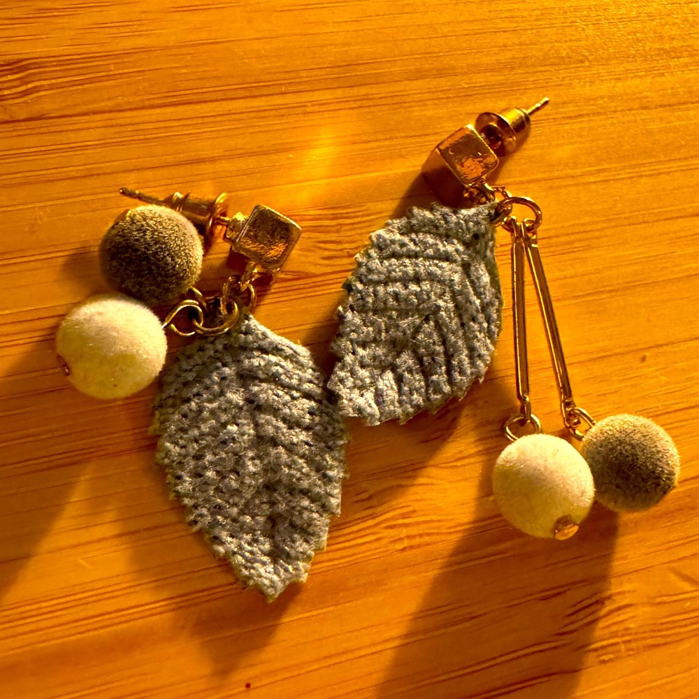 New cherry earrings velvet